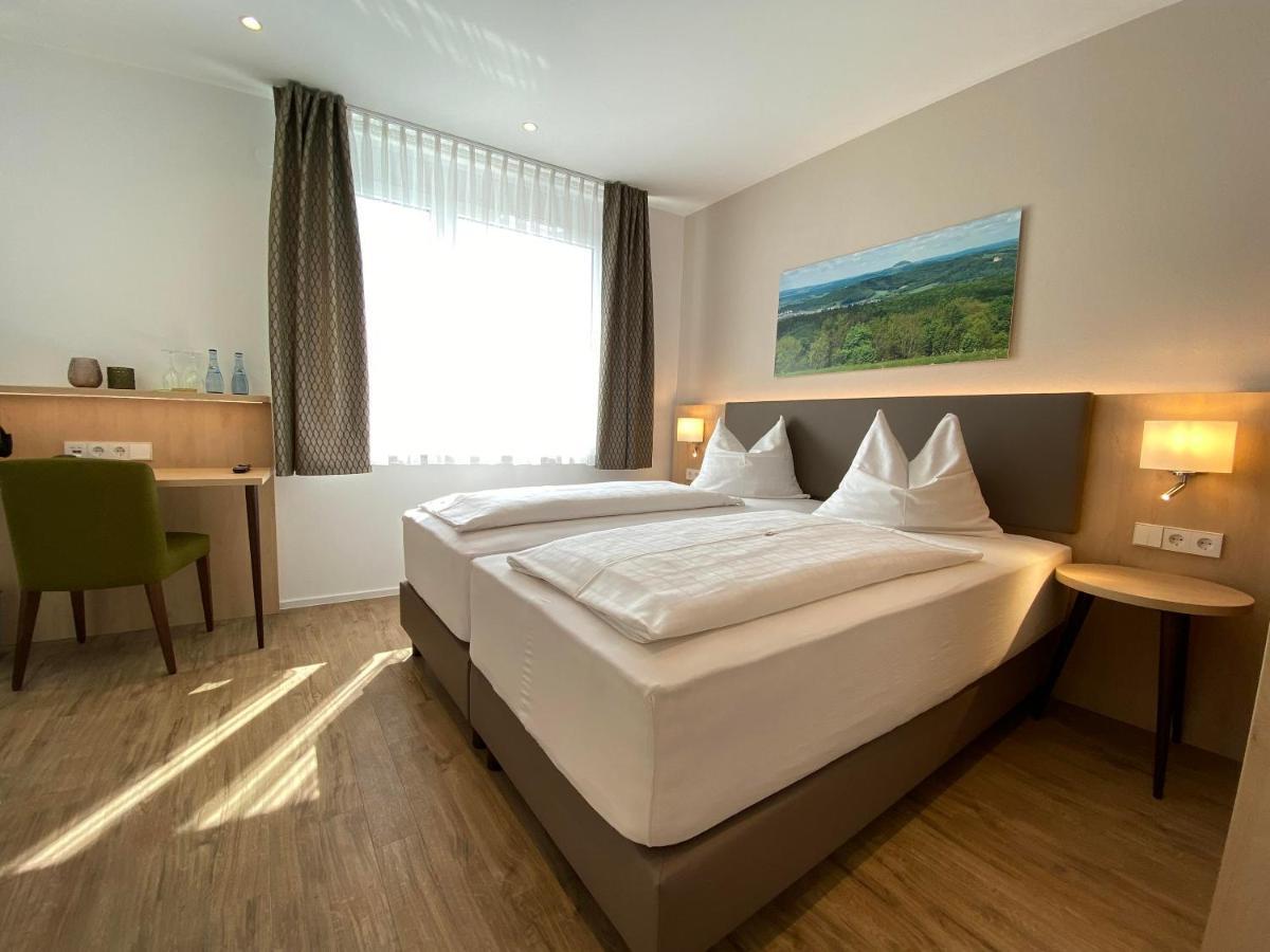 Hotel-Restaurant Und Gaestehaus Loewen Süßen Buitenkant foto