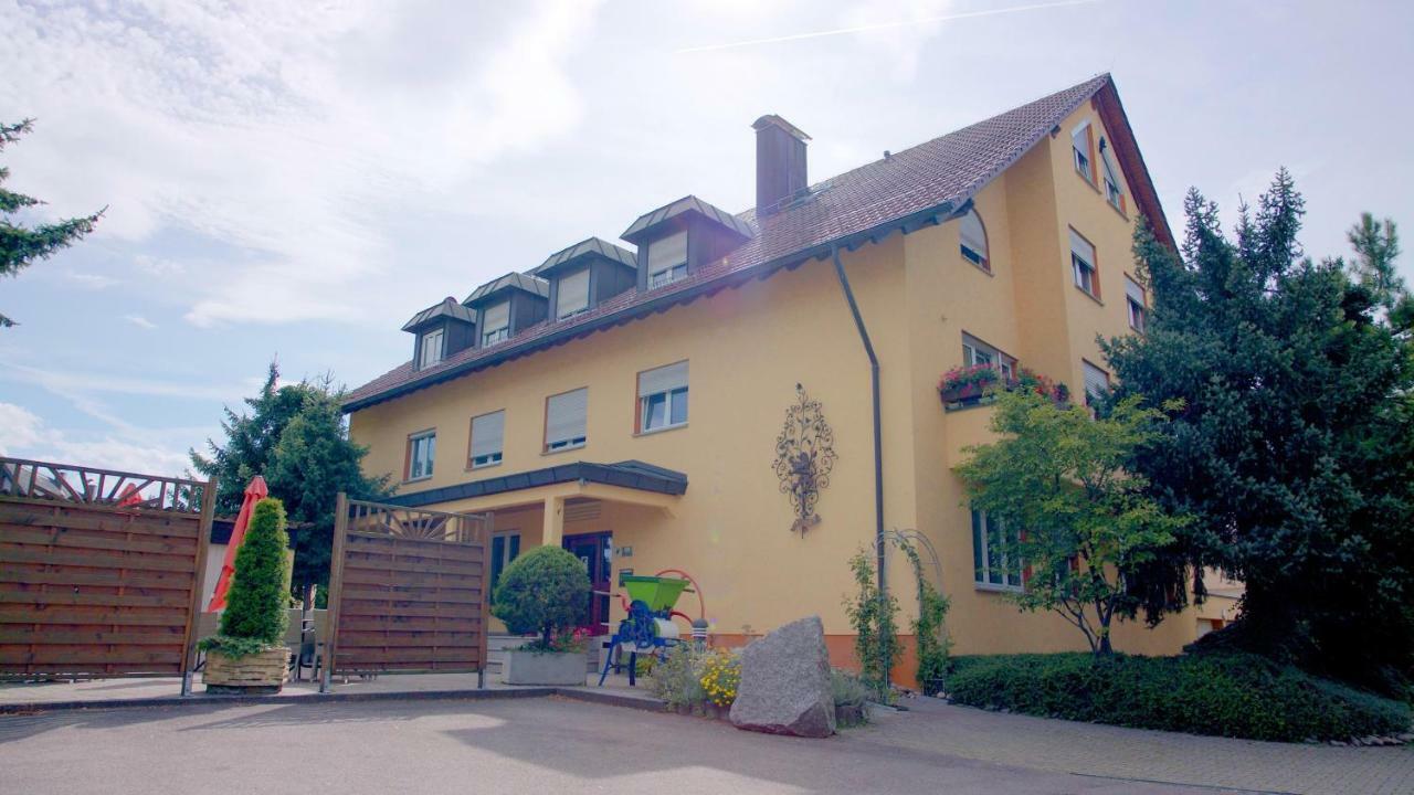 Hotel-Restaurant Und Gaestehaus Loewen Süßen Buitenkant foto